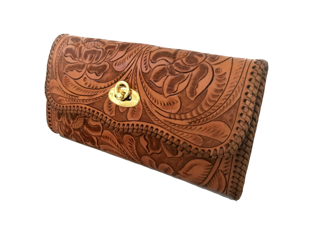 Clutch Roma Con Broche