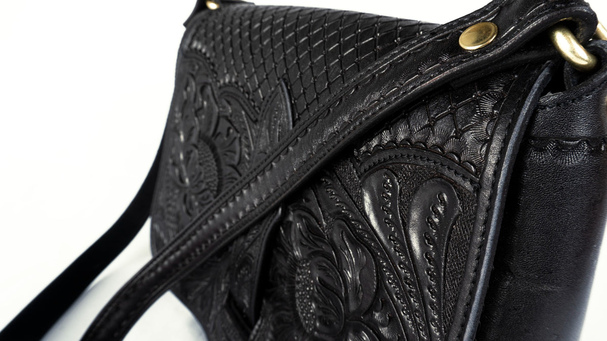 Bolsa Chihuahua negra - detalle artesanal